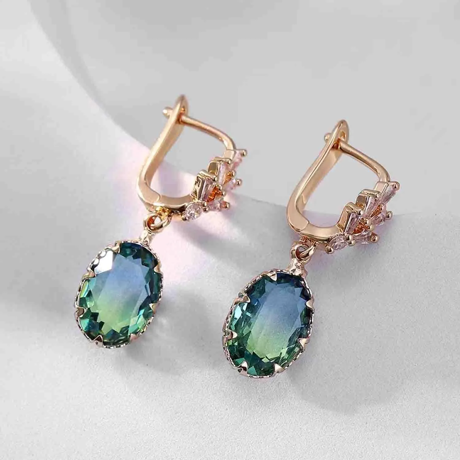 Fashion Emerald Cubic Zirconia Dangle Drop Earrings Elegant Crystal Zircon Geometry Statement Earring Luxury Jewelry for Women