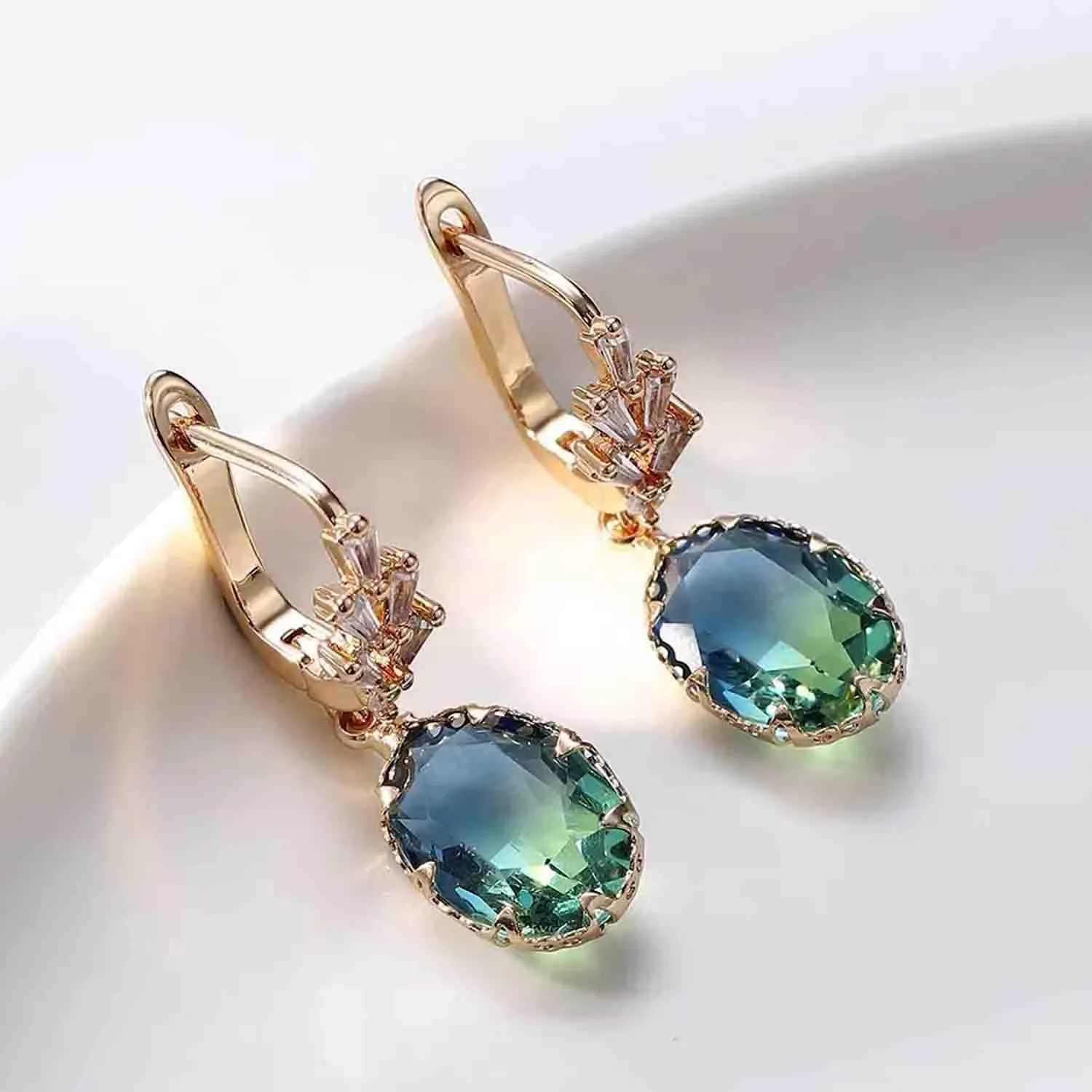 Fashion Emerald Cubic Zirconia Dangle Drop Earrings Elegant Crystal Zircon Geometry Statement Earring Luxury Jewelry for Women