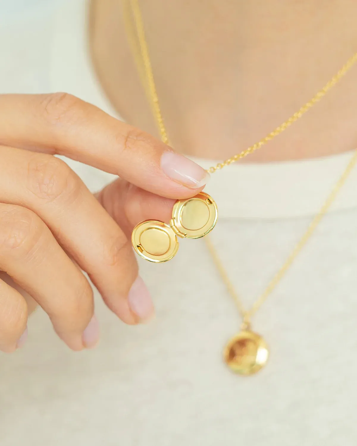 Lucky Feather Mini Engraved Locket in Gold